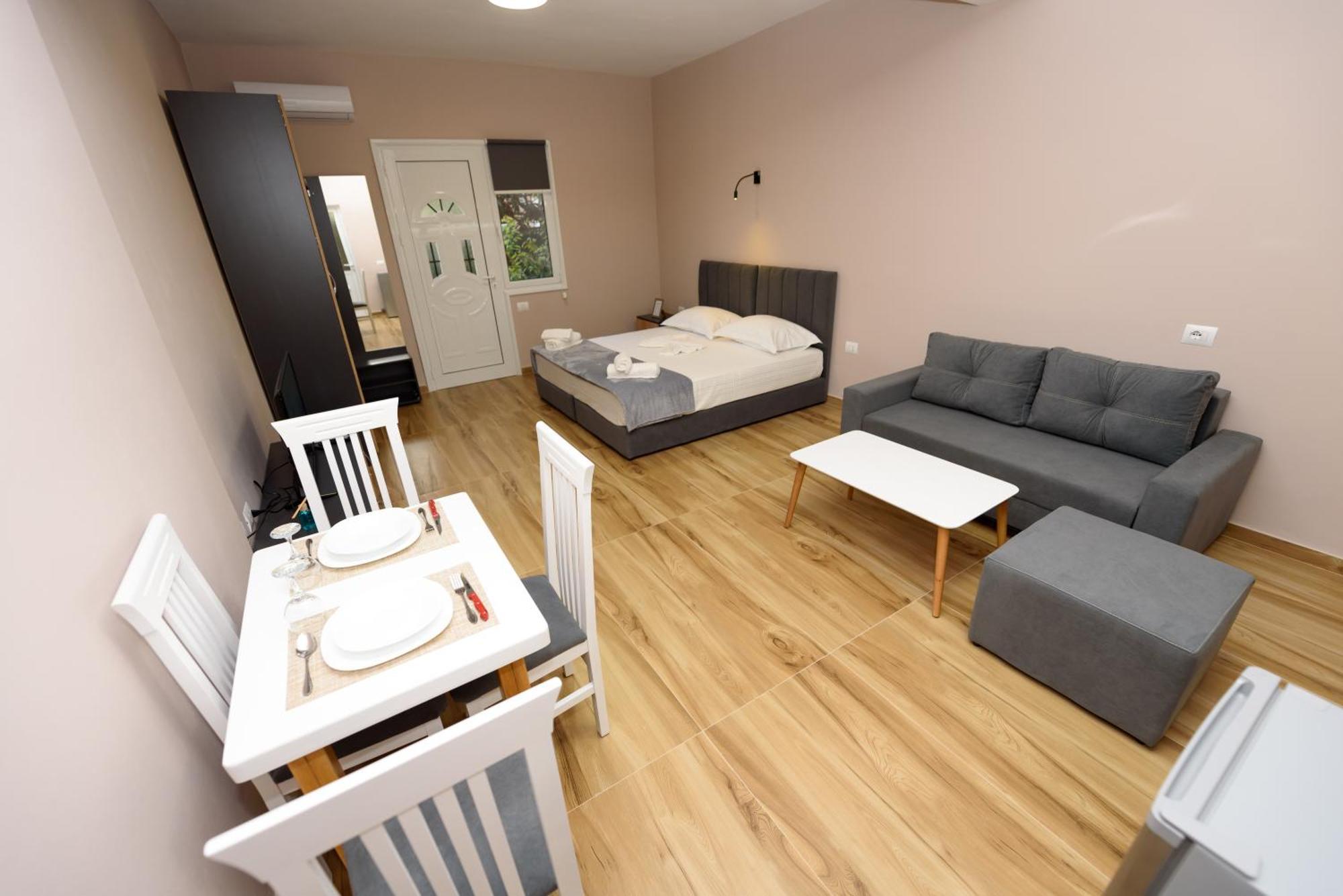 Mezani Guest House Vlore Exterior photo