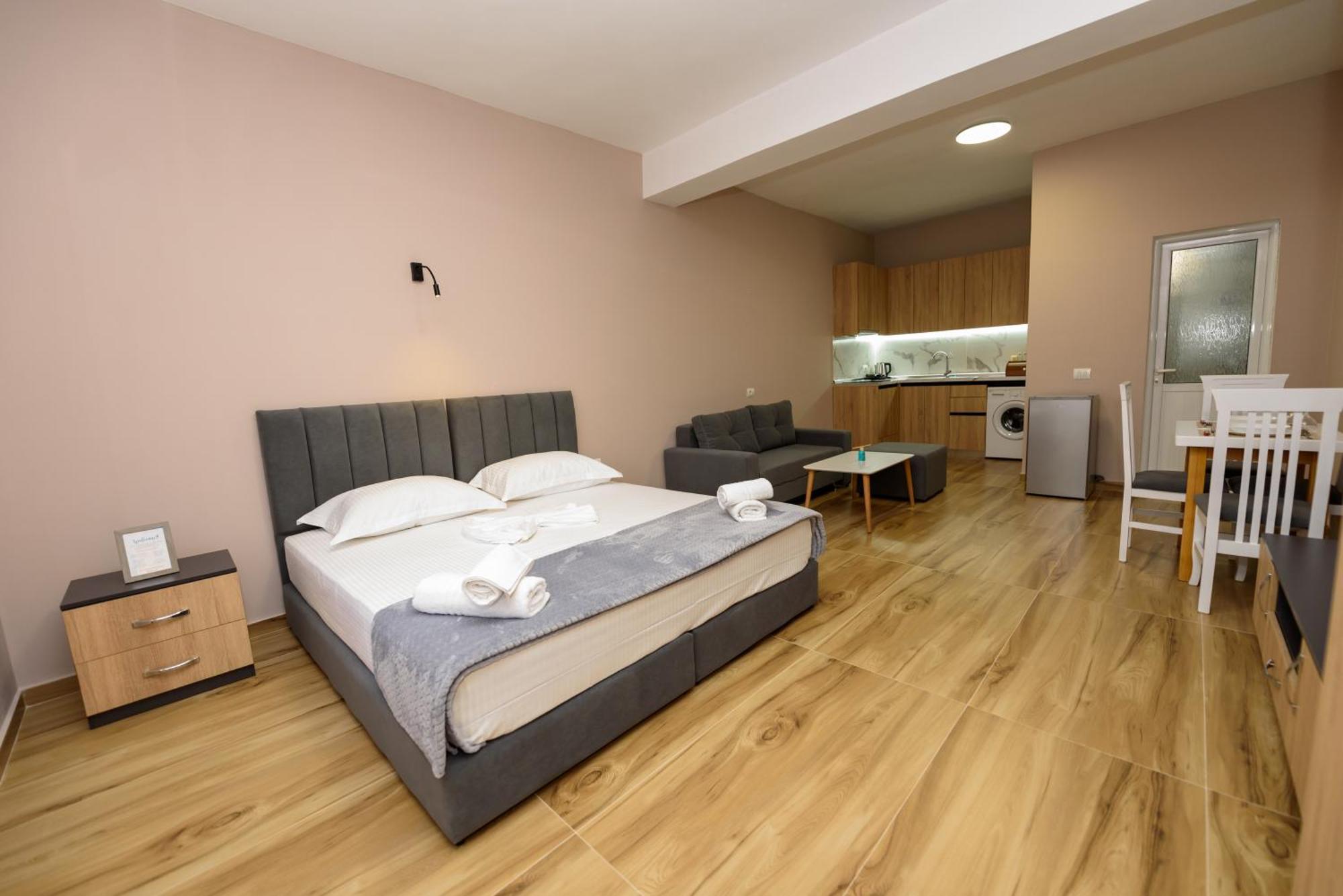 Mezani Guest House Vlore Exterior photo