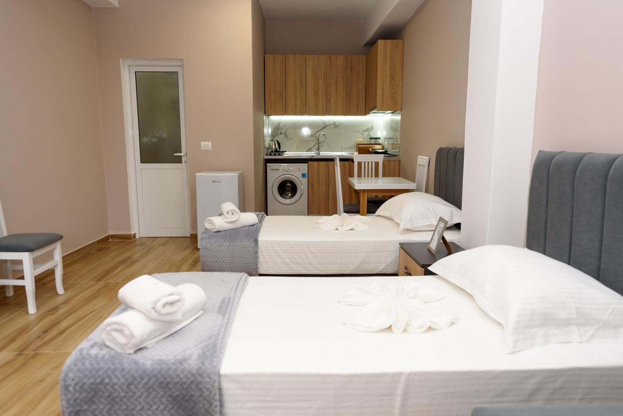 Mezani Guest House Vlore Exterior photo