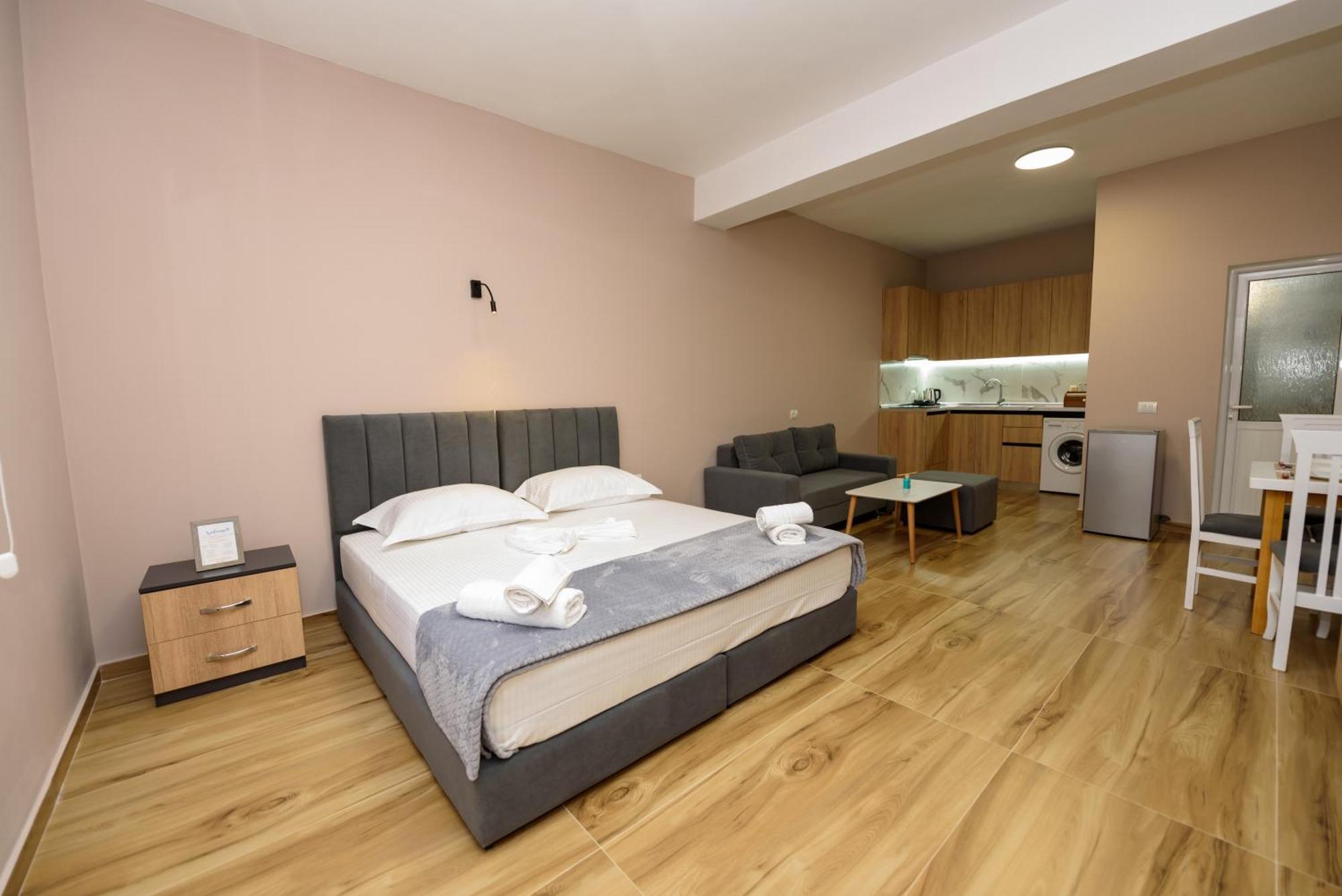 Mezani Guest House Vlore Exterior photo