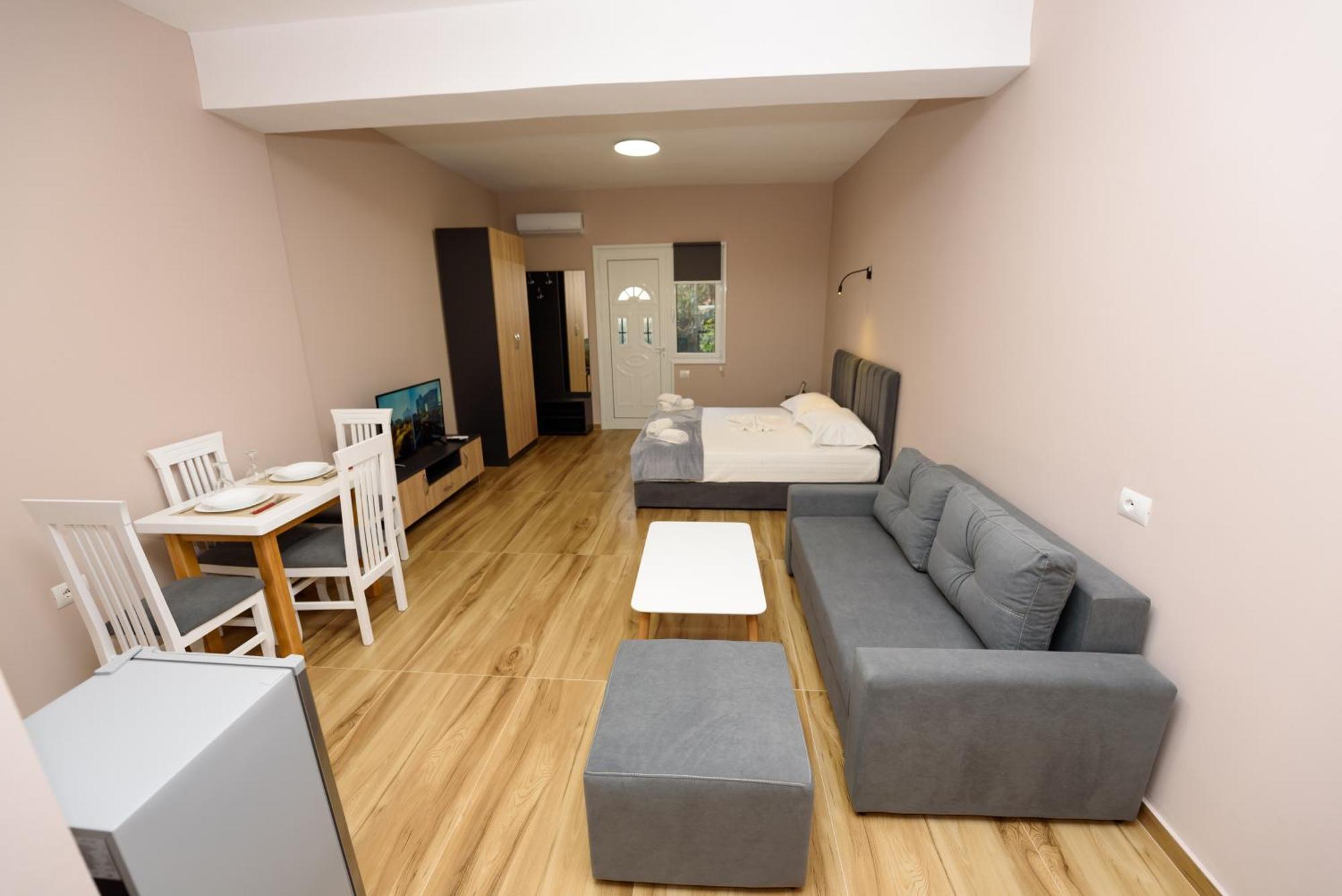 Mezani Guest House Vlore Exterior photo