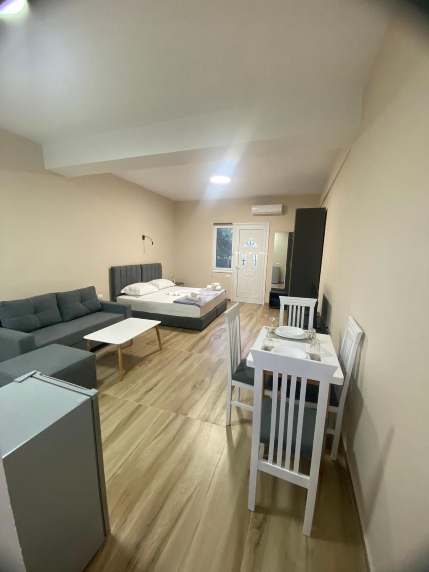 Mezani Guest House Vlore Exterior photo
